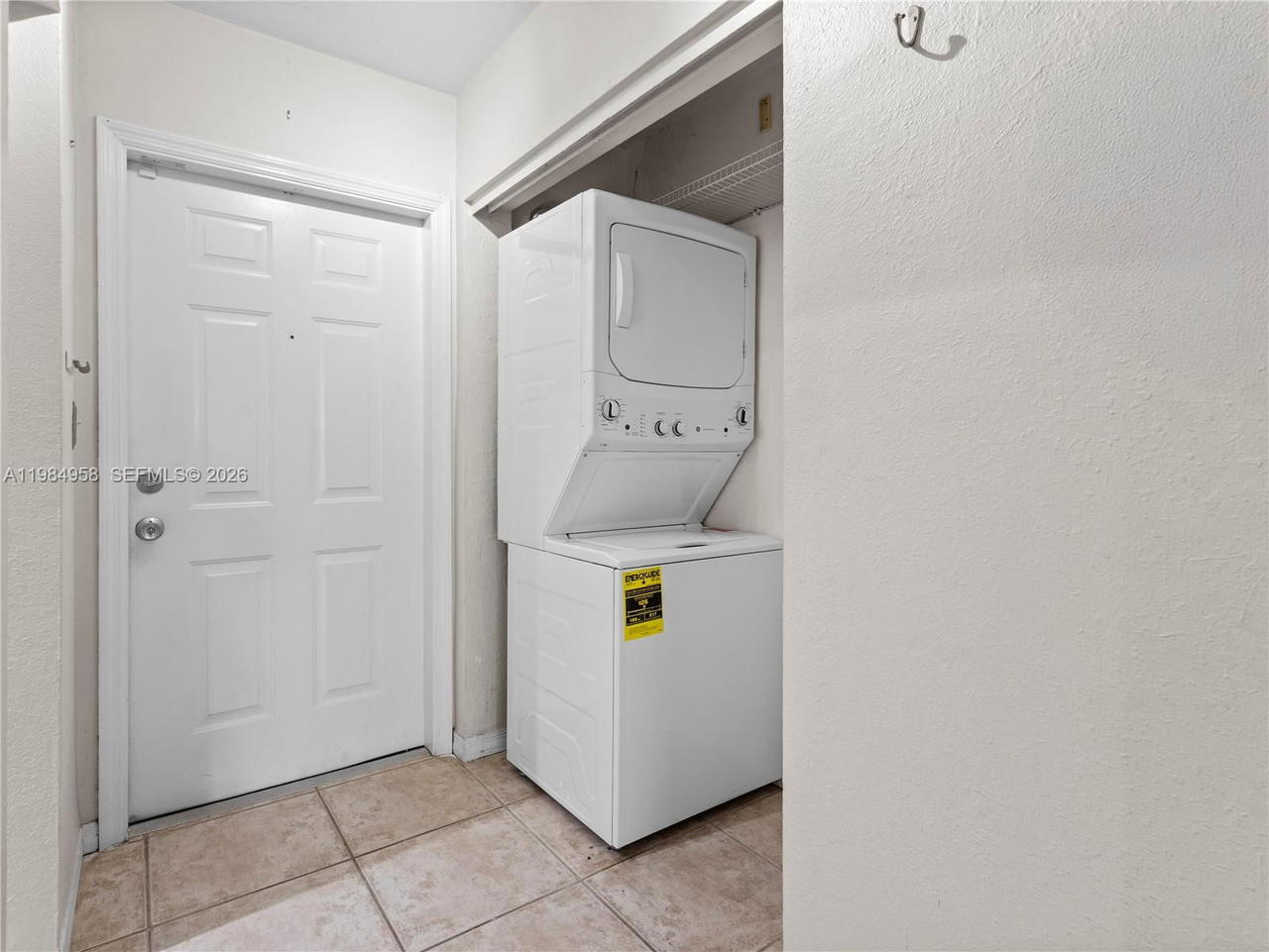 Real estate property located at 6711 Kendall Dr #505, Miami-dade, Villas Of Pinecrest Condo, Pinecrest, FL
