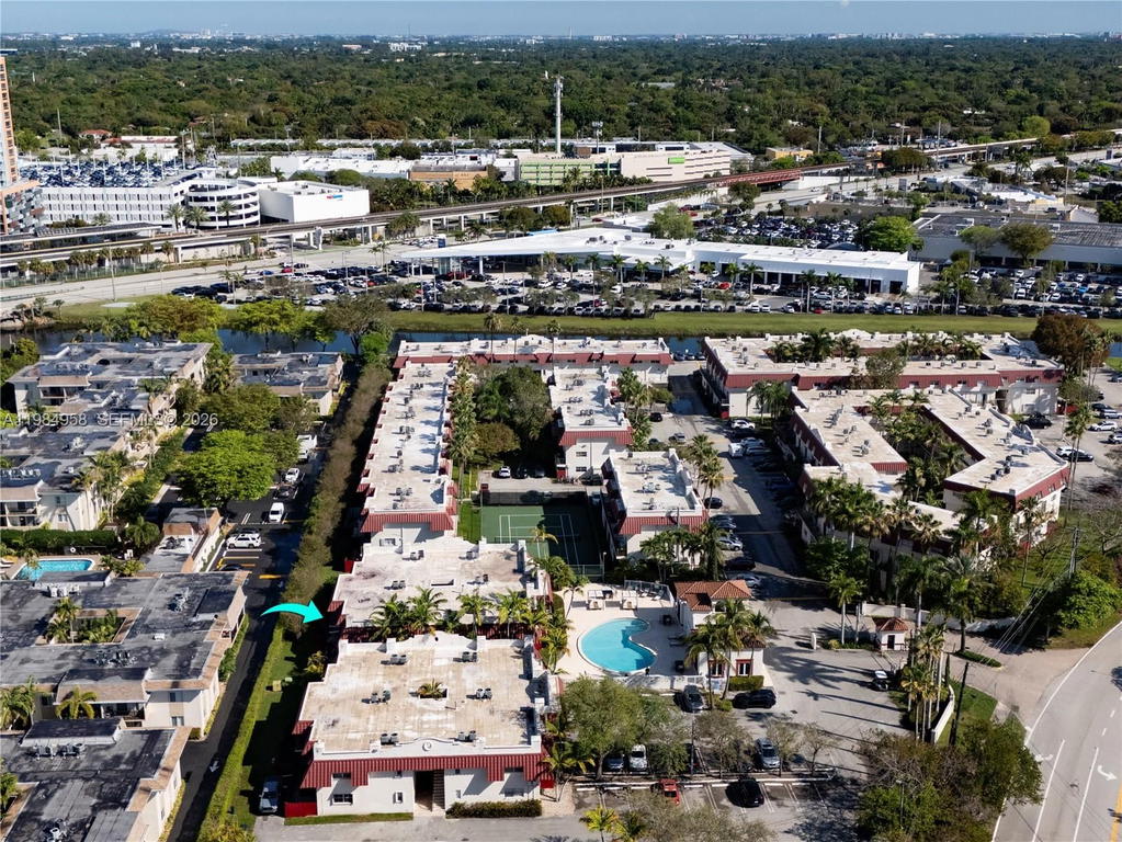 Real estate property located at 6711 Kendall Dr #505, Miami-dade, Villas Of Pinecrest Condo, Pinecrest, FL
