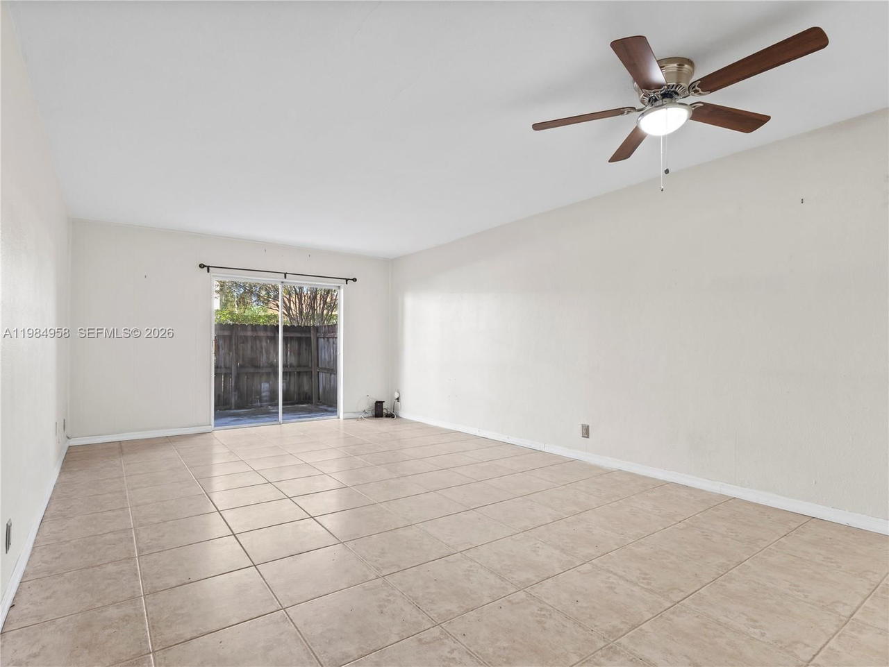 Real estate property located at 6711 Kendall Dr #505, Miami-dade, Villas Of Pinecrest Condo, Pinecrest, FL
