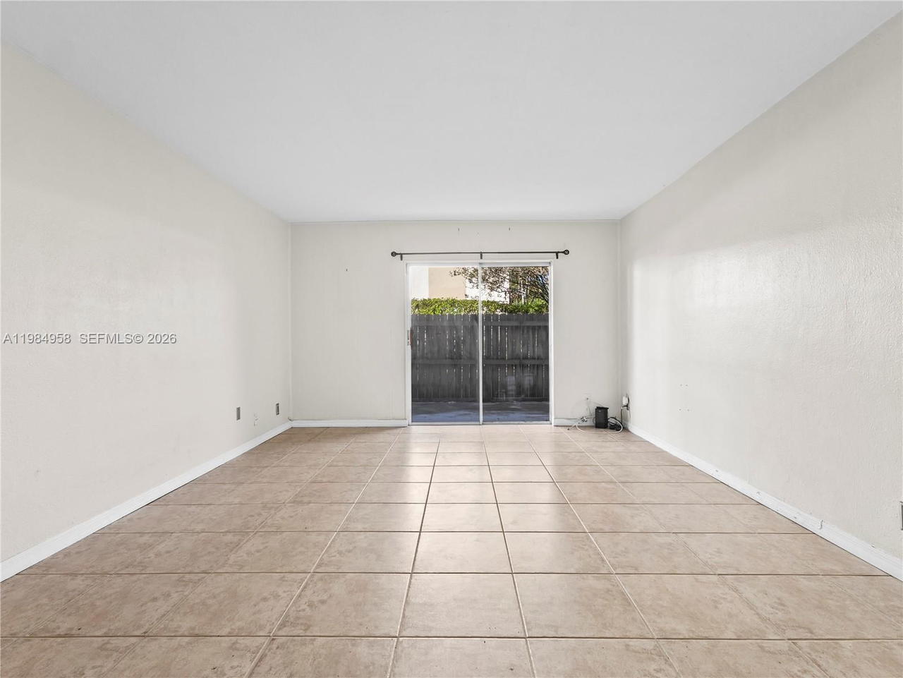 Real estate property located at 6711 Kendall Dr #505, Miami-dade, Villas Of Pinecrest Condo, Pinecrest, FL