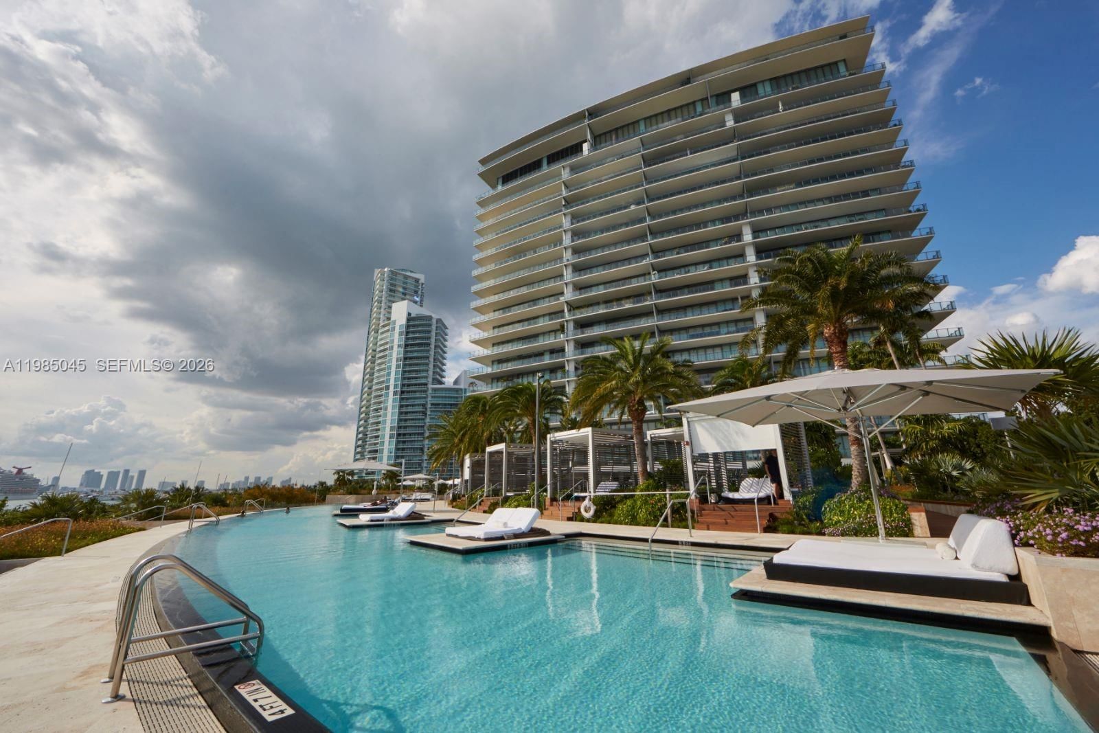 Real estate property located at 800 Pointe Dr #901, Miami-dade, Apogee Condo, Miami Beach, FL