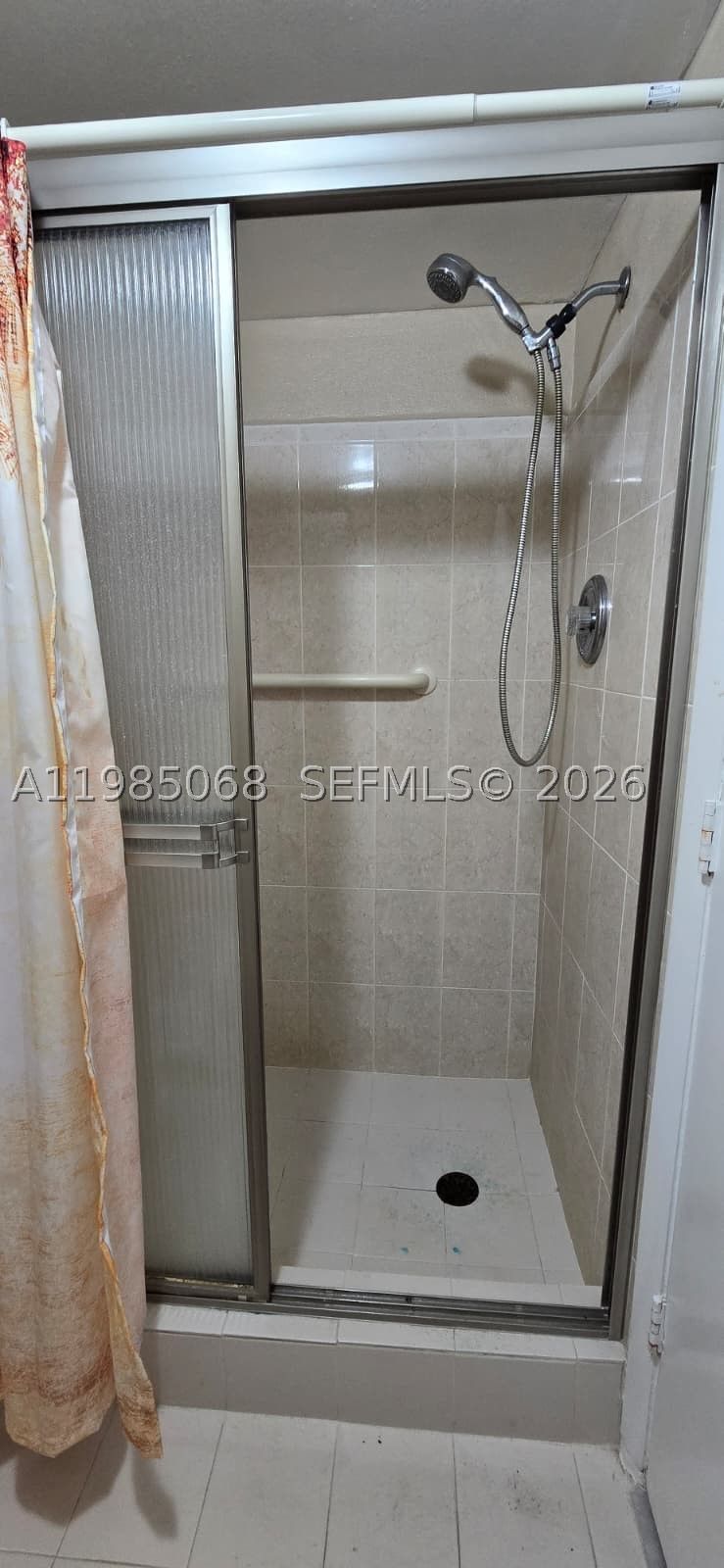 Real estate property located at 7400 Miami Lakes Dr D305, Miami-dade, Villas Of Miami Lakes Con, Miami Lakes, FL