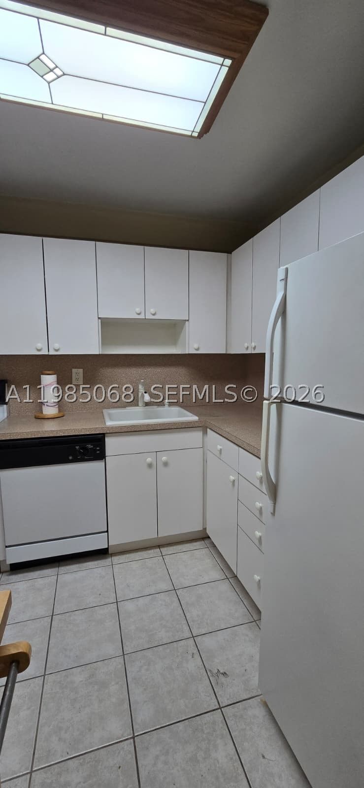 Real estate property located at 7400 Miami Lakes Dr D305, Miami-dade, Villas Of Miami Lakes Con, Miami Lakes, FL