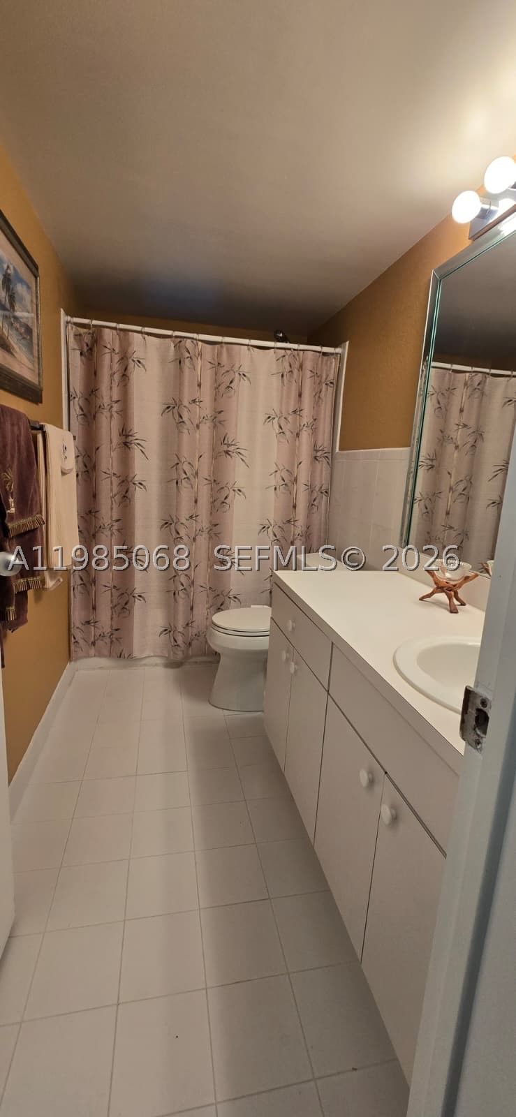 Real estate property located at 7400 Miami Lakes Dr D305, Miami-dade, Villas Of Miami Lakes Con, Miami Lakes, FL
