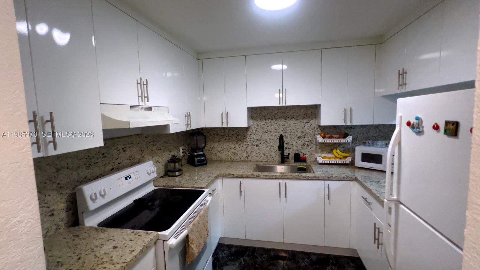 Real estate property located at 1900 68th St D207, Miami-dade, Los Arboles Condo, Hialeah, FL