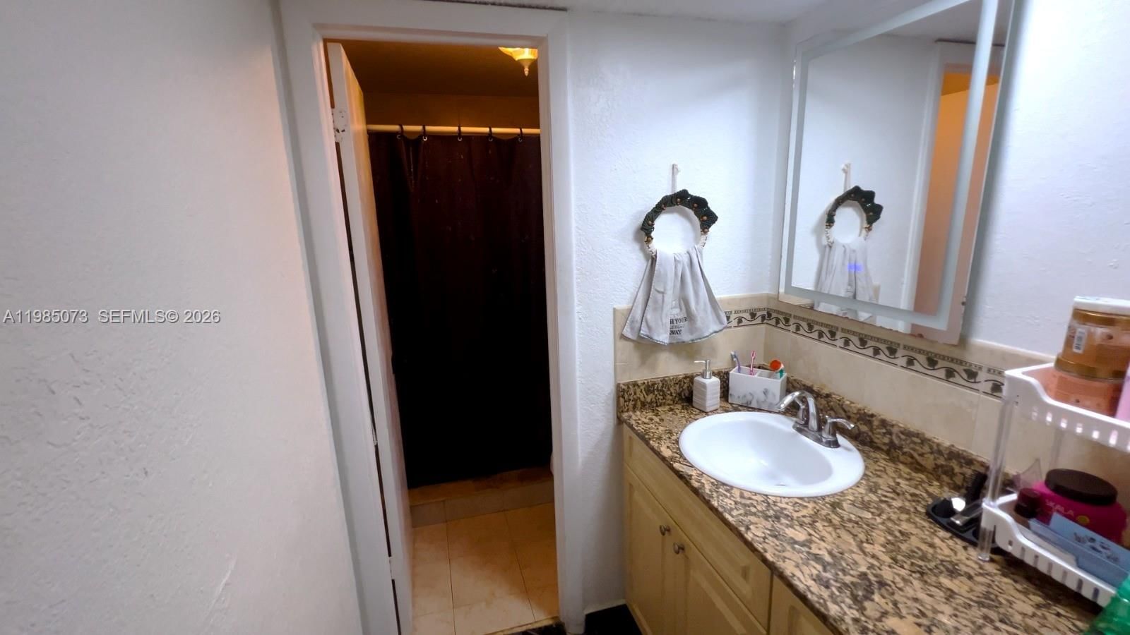 Real estate property located at 1900 68th St D207, Miami-dade, Los Arboles Condo, Hialeah, FL