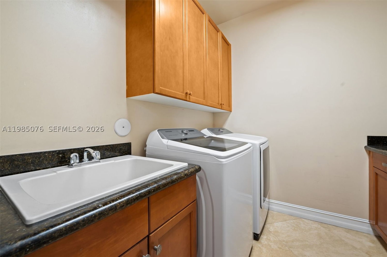 Real estate property located at 12821 Kapok Ln, Broward, Kapok Grove Estates, Davie, FL