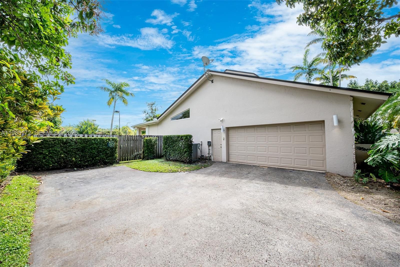 Real estate property located at 11785 90th Ave, Miami-dade, Country Grove Estates, Miami, FL