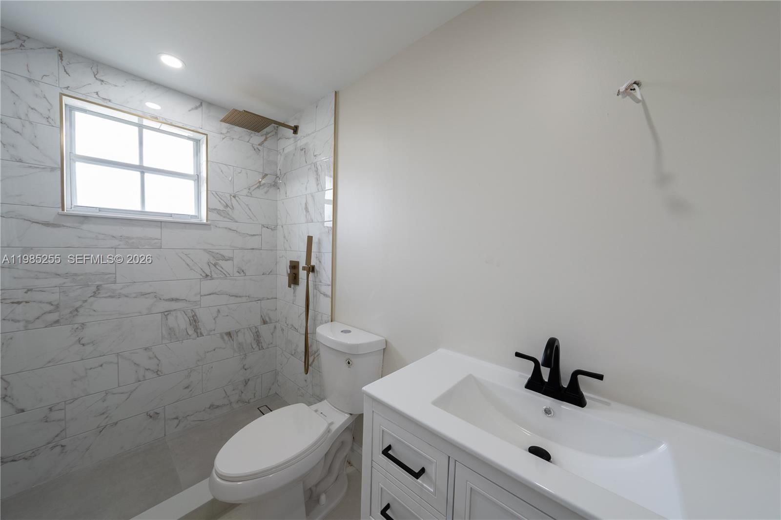 Real estate property located at 370 Flagami Blvd, Miami-dade, Flagami Sec A, Miami, FL