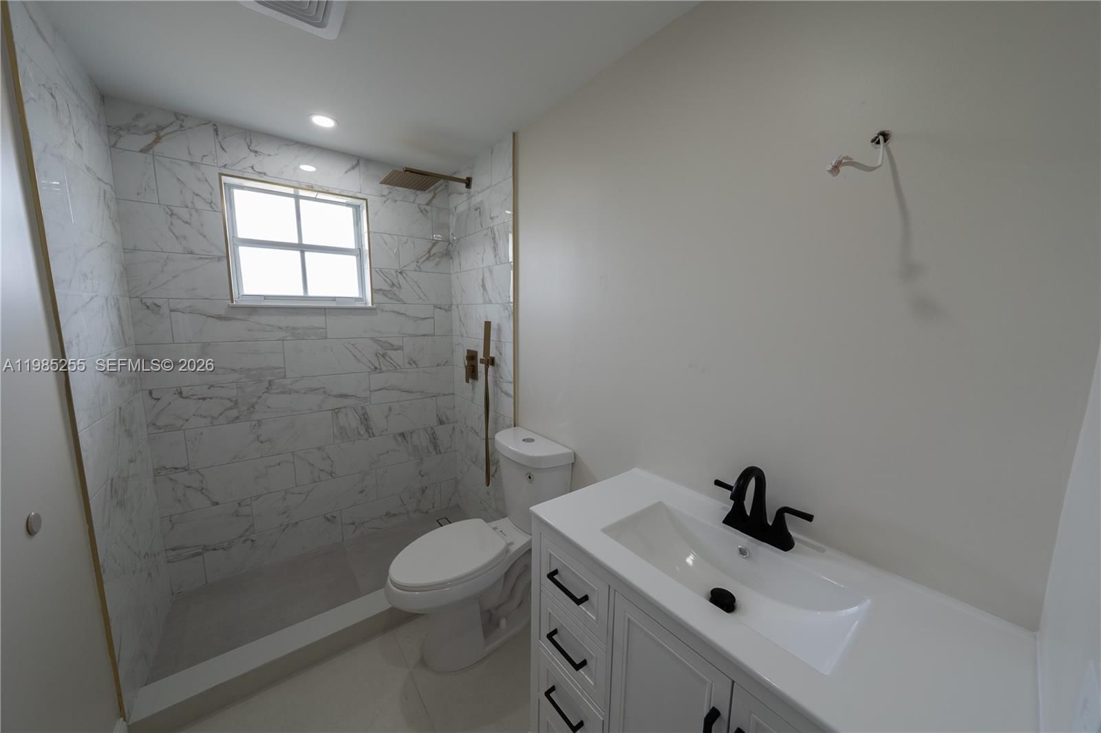 Real estate property located at 370 Flagami Blvd, Miami-dade, Flagami Sec A, Miami, FL