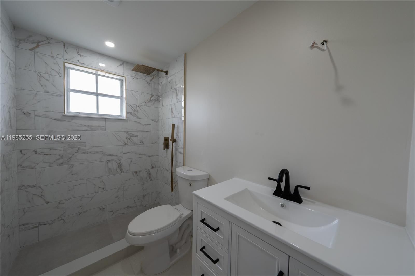 Real estate property located at 370 Flagami Blvd, Miami-dade, Flagami Sec A, Miami, FL