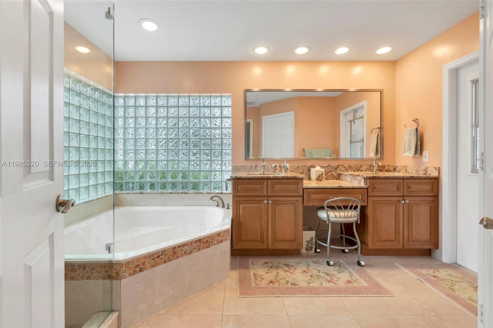 Real estate property located at 4927 67th Ave, Broward, Boulevard Forest, Lauderhill, FL