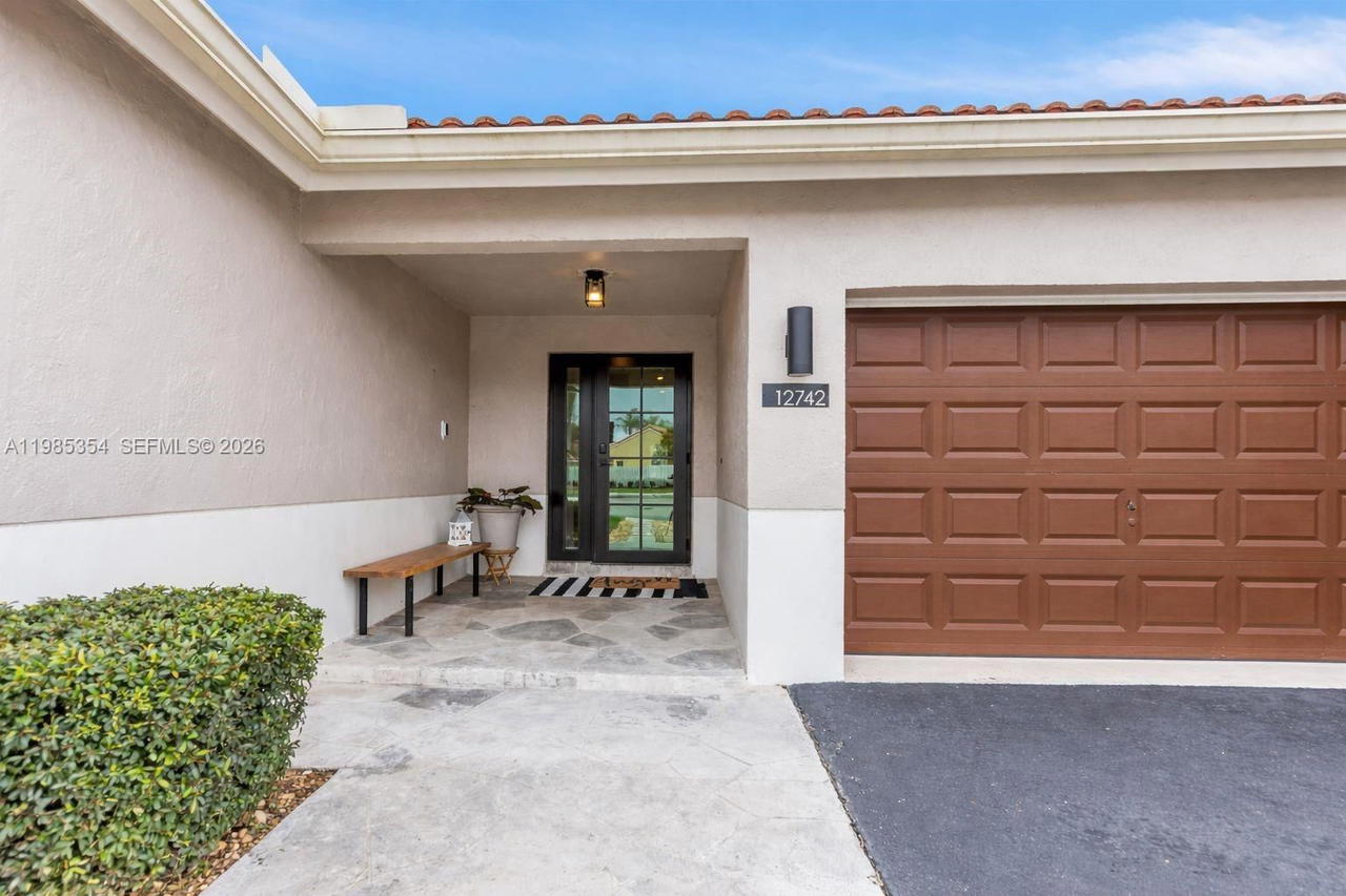 Real estate property located at 12742 11th Pl, Broward, Savannah Plat 3, Sunrise, FL