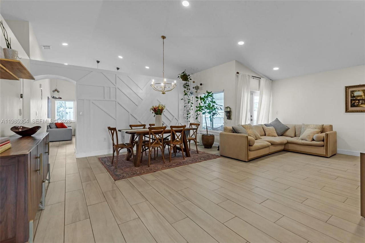 Real estate property located at 12742 11th Pl, Broward, Savannah Plat 3, Sunrise, FL