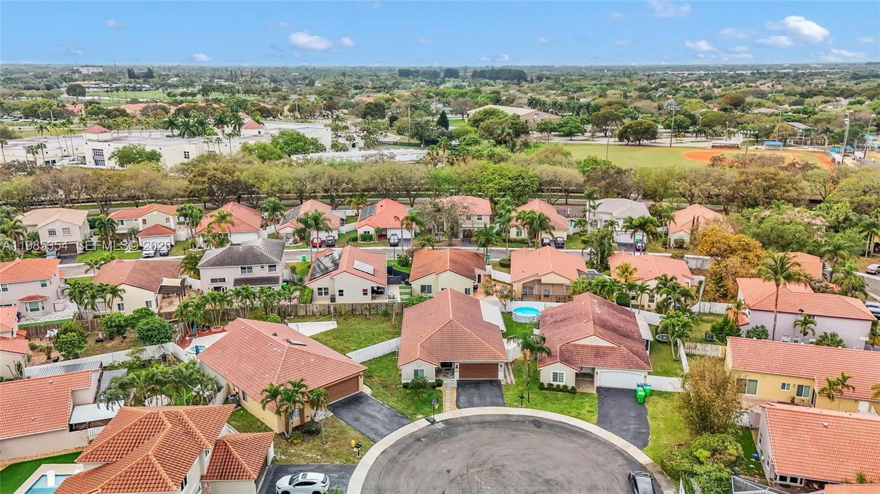 Real estate property located at 12742 11th Pl, Broward, Savannah Plat 3, Sunrise, FL