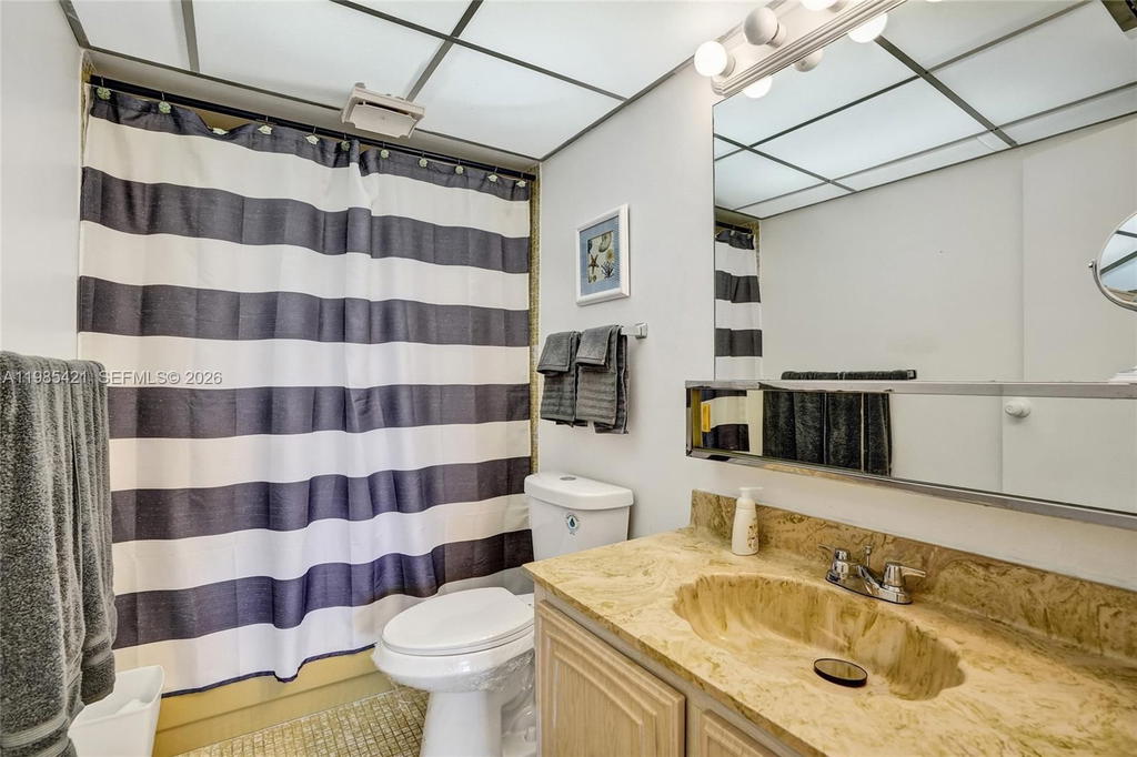 Real estate property located at 2811 Somerset Dr #405, Broward, Somerset No 3 Condo, Lauderdale Lakes, FL
