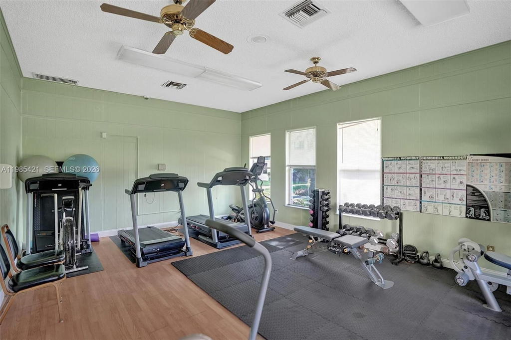Real estate property located at 2811 Somerset Dr #405, Broward, Somerset No 3 Condo, Lauderdale Lakes, FL