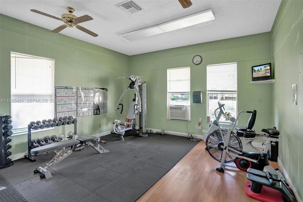 Real estate property located at 2811 Somerset Dr #405, Broward, Somerset No 3 Condo, Lauderdale Lakes, FL