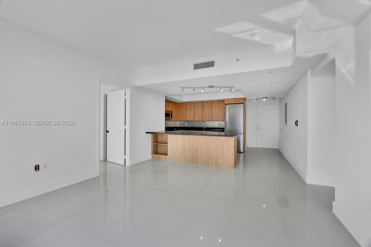 Real estate property located at 92 3rd St #3904, Miami-dade, Mint Condo, Miami, FL