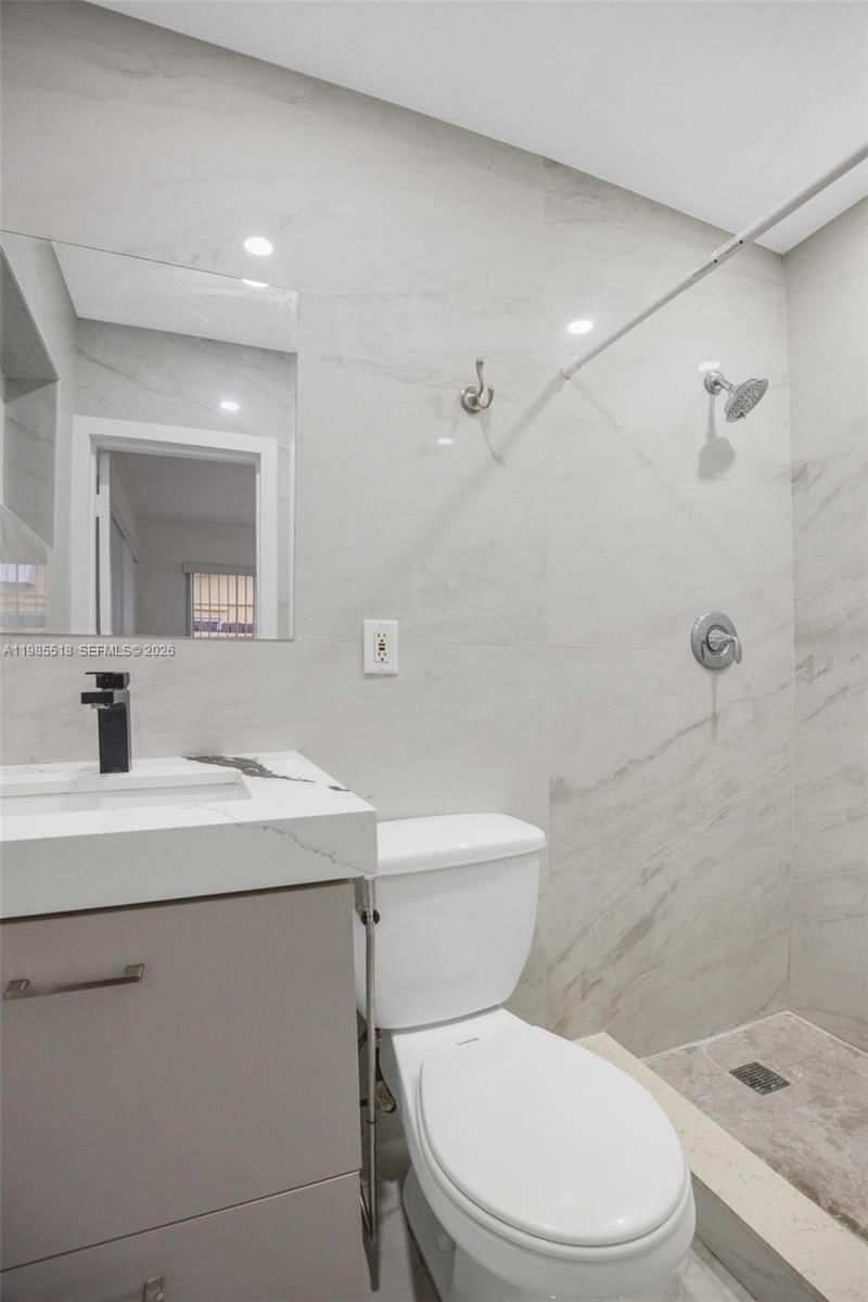Real estate property located at 6450 Mckinley St, Broward, Fleetwood Manor, Hollywood, FL
