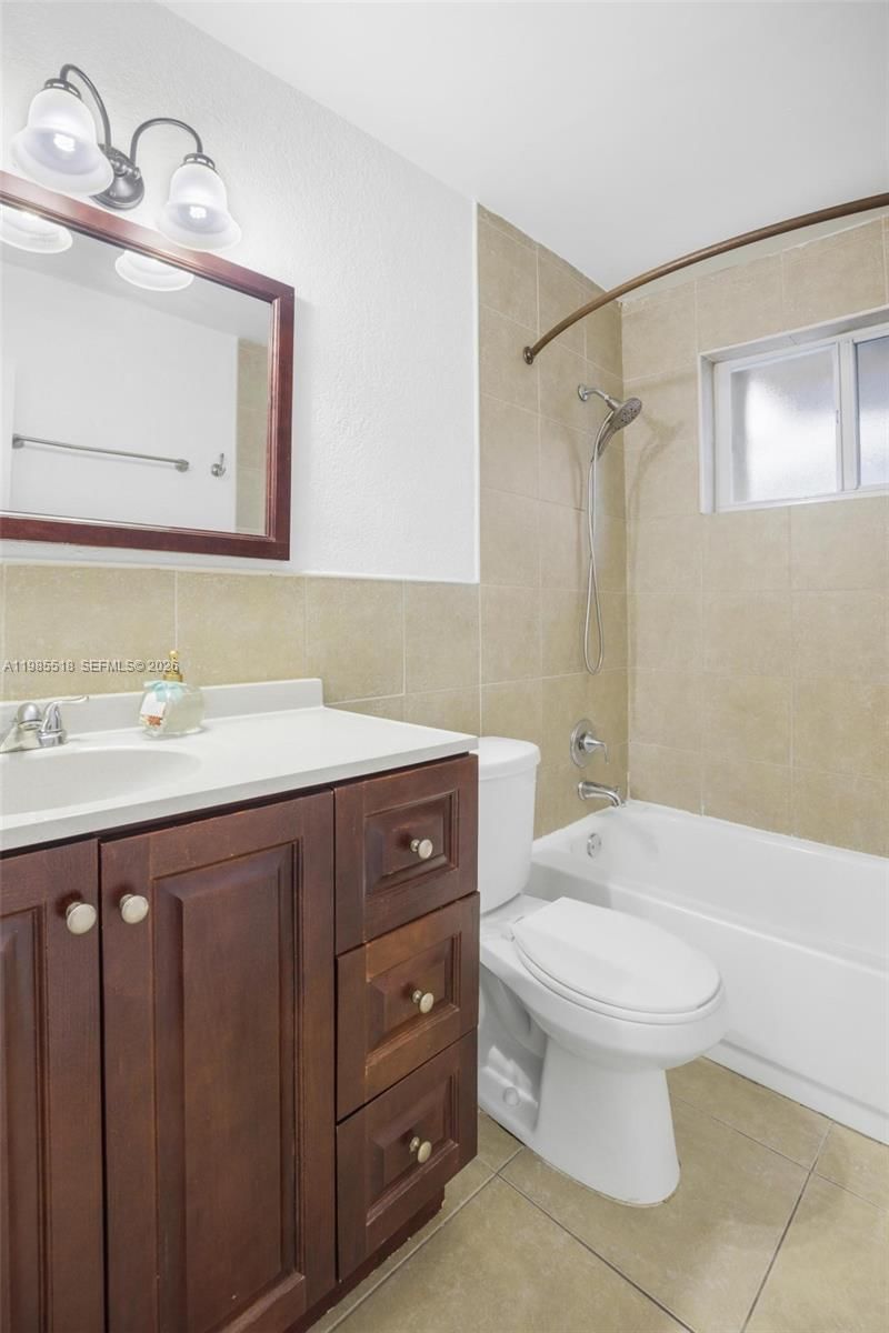 Real estate property located at 6450 Mckinley St, Broward, Fleetwood Manor, Hollywood, FL
