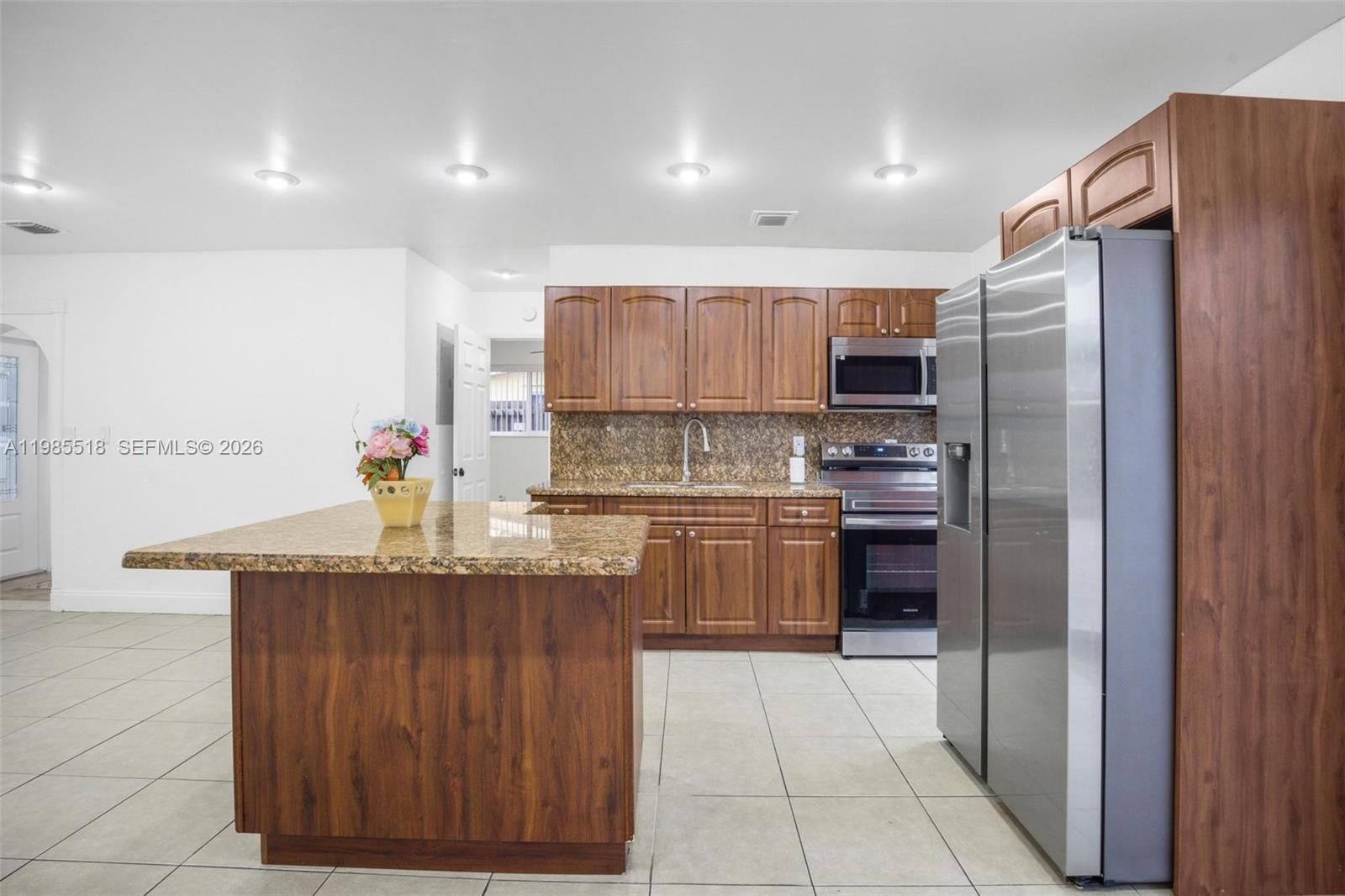 Real estate property located at 6450 Mckinley St, Broward, Fleetwood Manor, Hollywood, FL