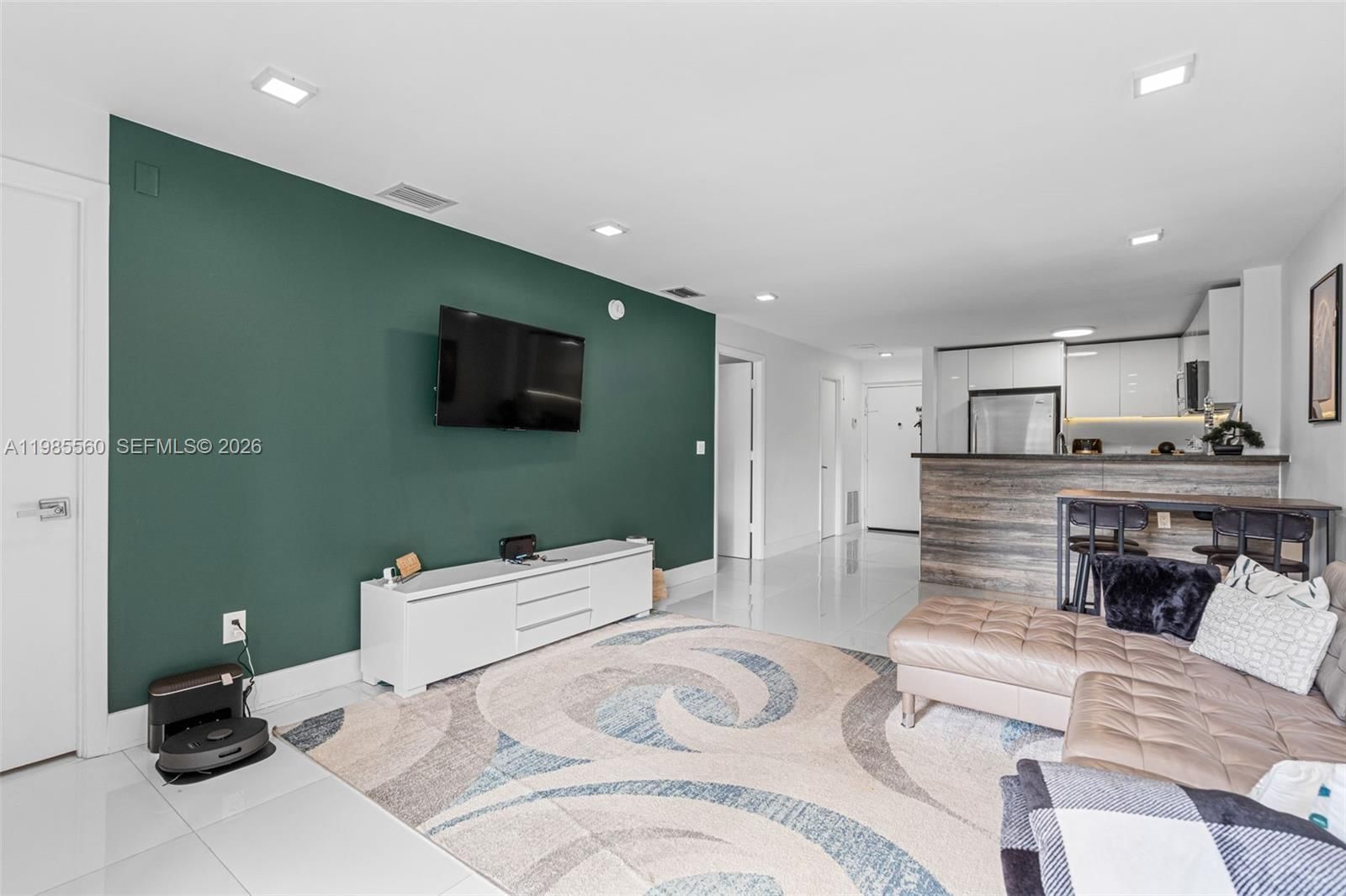 Real estate property located at 6545 Indian Creek Dr #306, Miami-dade, Clinton Condo, Miami Beach, FL