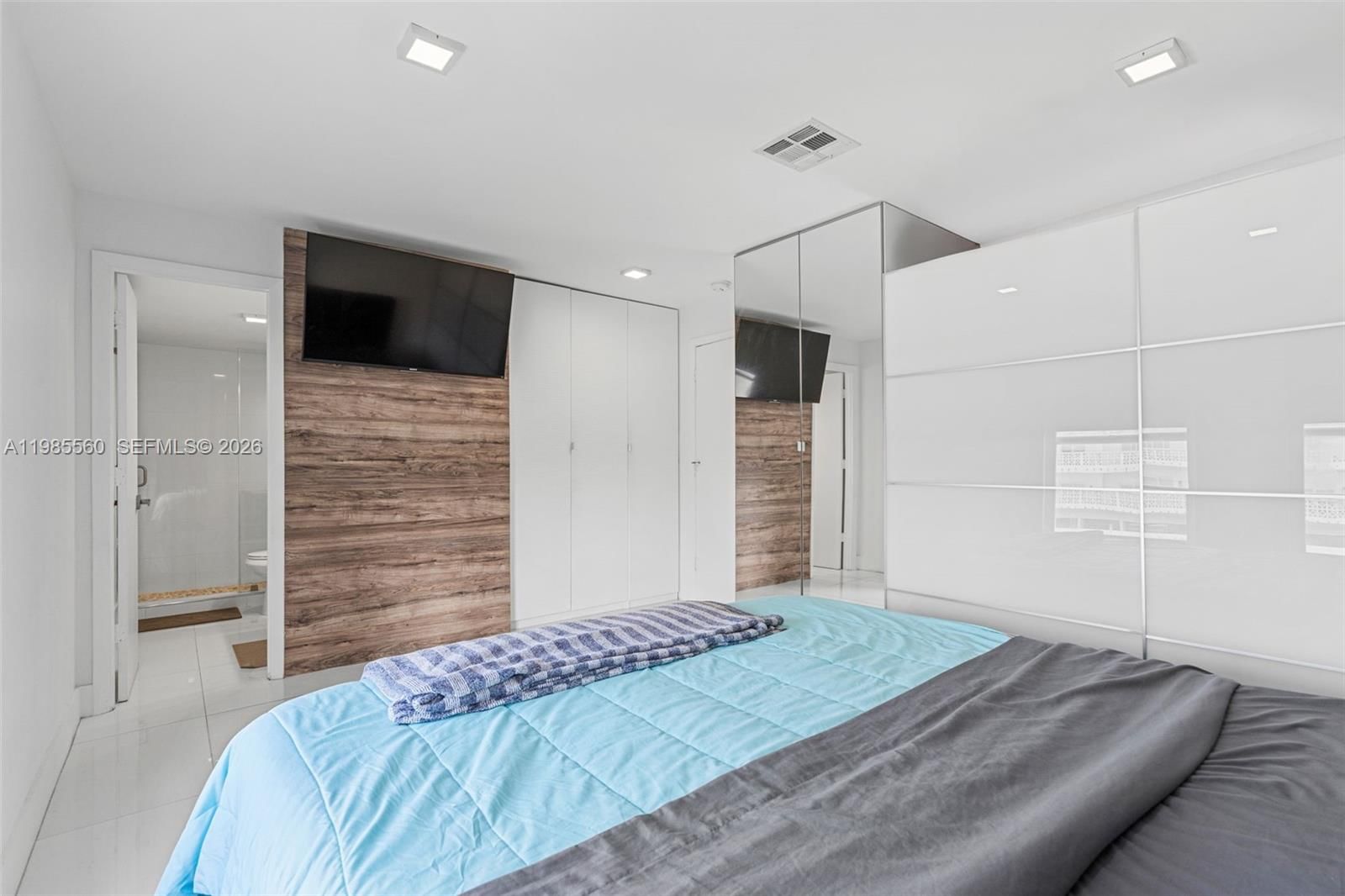 Real estate property located at 6545 Indian Creek Dr #306, Miami-dade, Clinton Condo, Miami Beach, FL