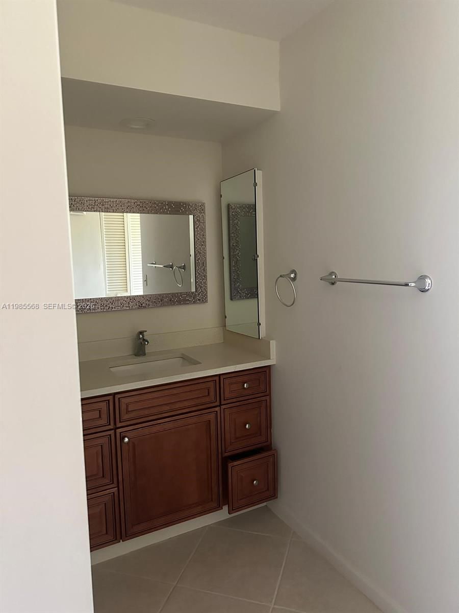 Real estate property located at 12524 Shoreline Dr #104, Palm Beach, Shores At Wellington Cond, Wellington, FL
