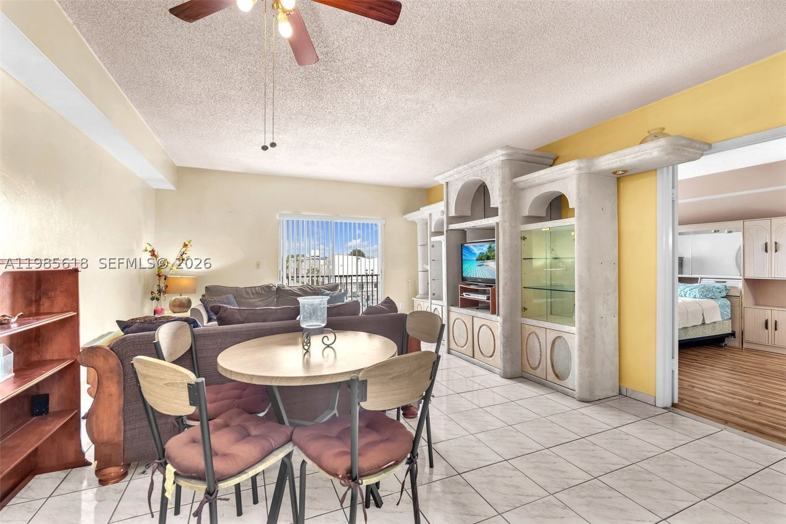 Real estate property located at 5731 37th St #405, Miami-dade, Virginia Gardens Condo, Virginia Gardens, FL