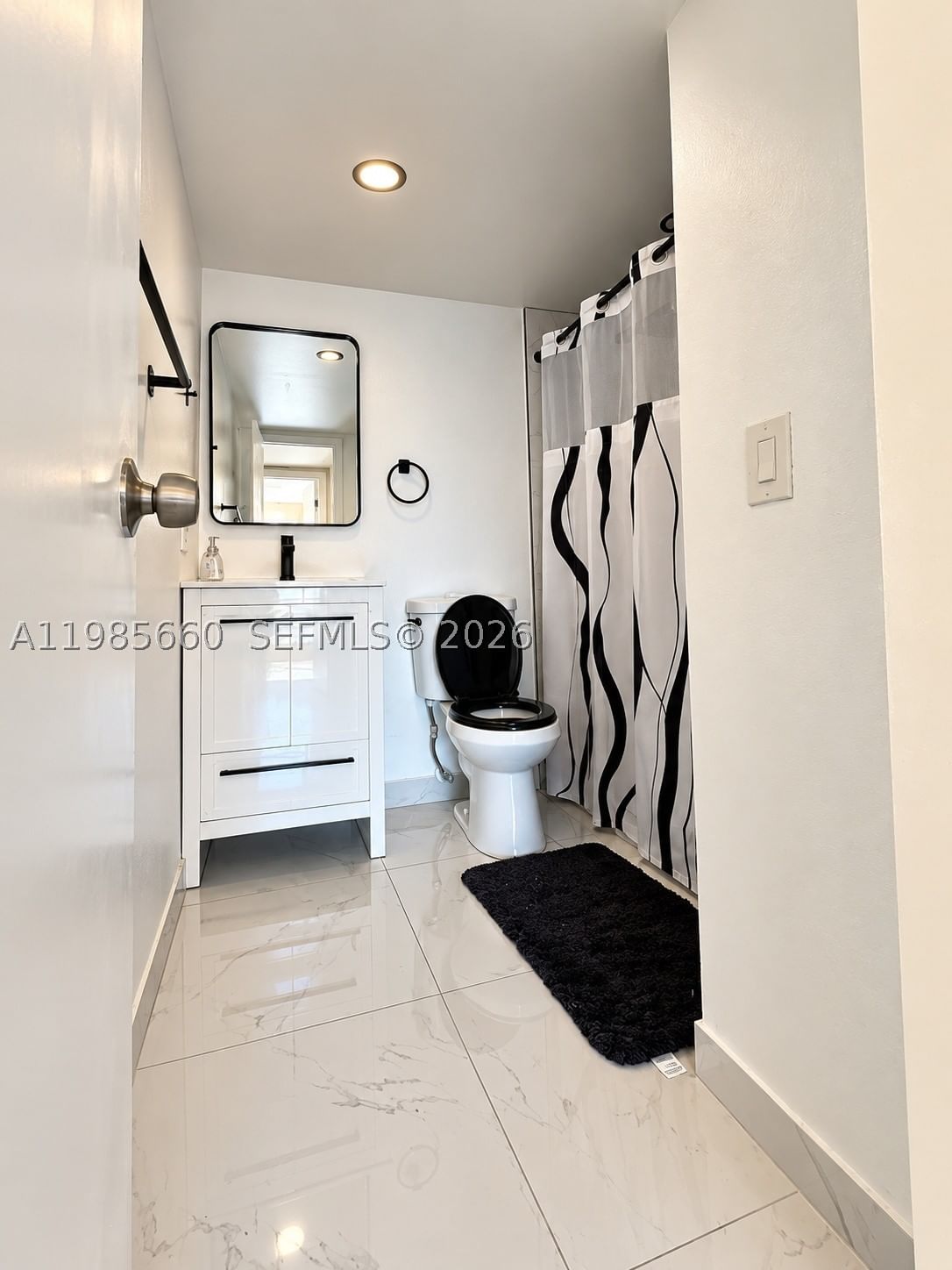 Real estate property located at 9180 Fontainebleau Blvd #401, Miami-dade, Parkview Condo No 2, Miami, FL