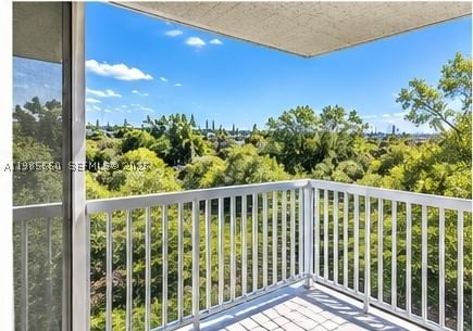 Real estate property located at 9180 Fontainebleau Blvd #401, Miami-dade, Parkview Condo No 2, Miami, FL