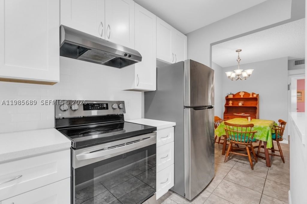 Real estate property located at 5300 Washington St J218, Broward, Beverly Hills Condo Numbe, Hollywood, FL