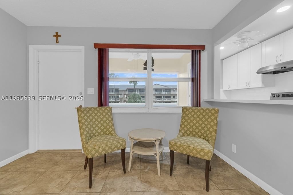 Real estate property located at 5300 Washington St J218, Broward, Beverly Hills Condo Numbe, Hollywood, FL