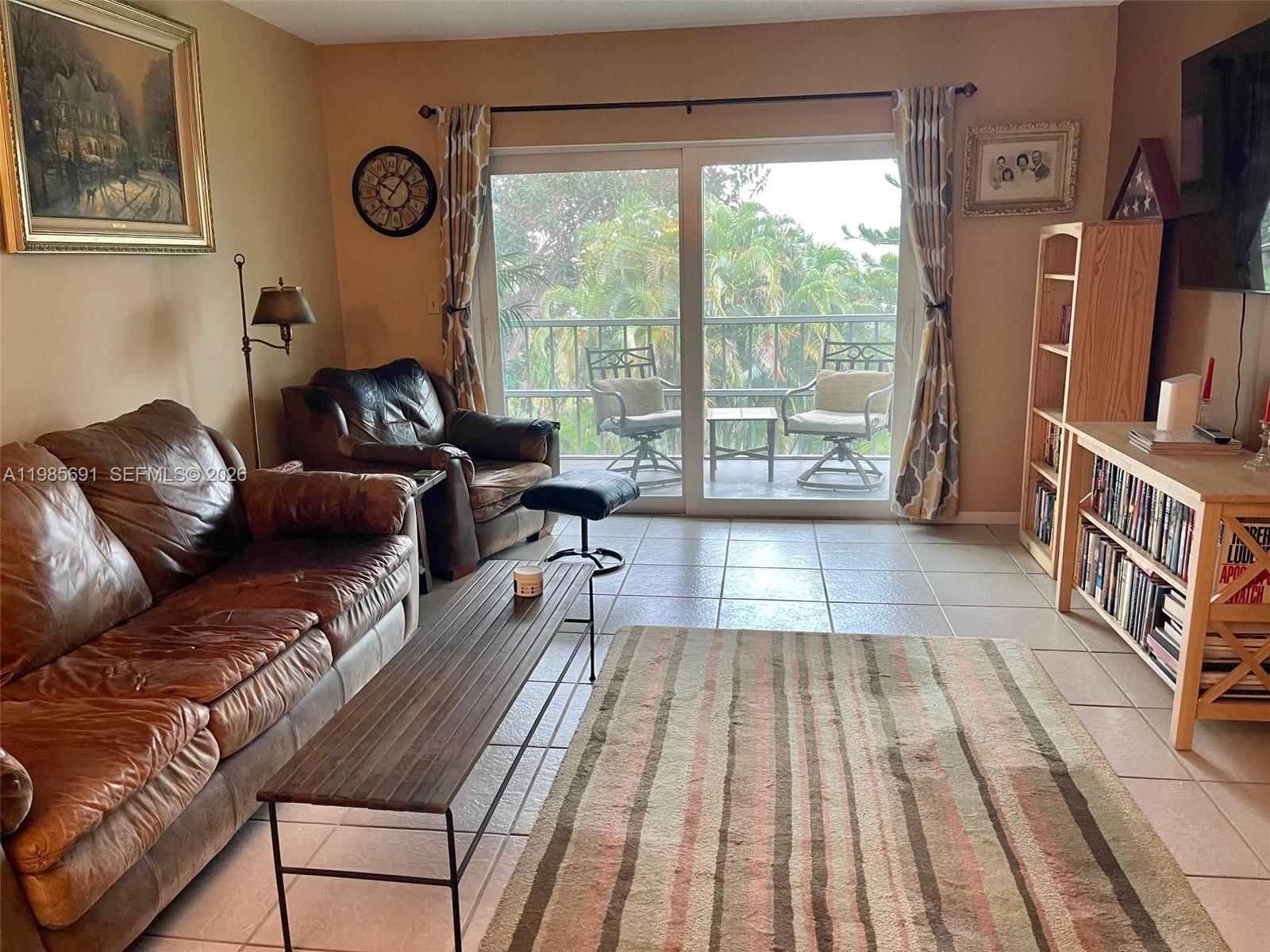 Real estate property located at 1000 Hillcrest Ct #308, Broward, Hillcrest No 4 Condo, Hollywood, FL