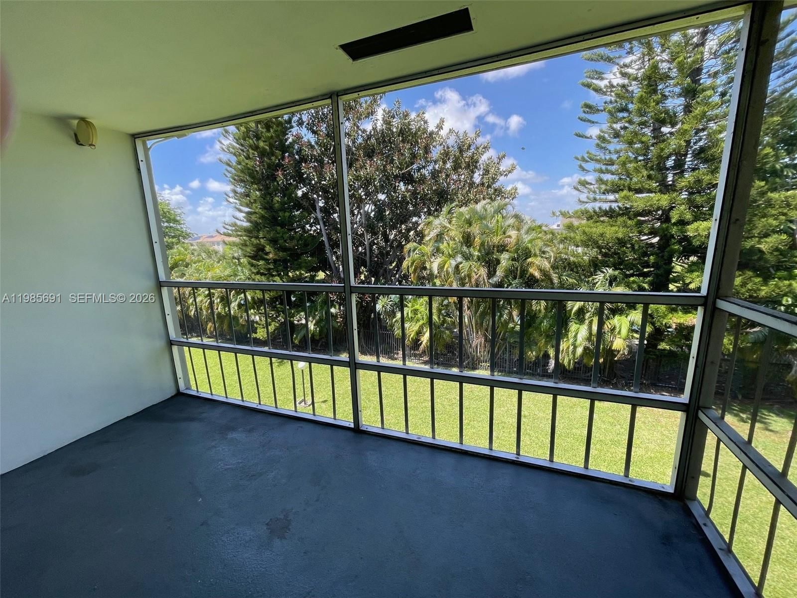 Real estate property located at 1000 Hillcrest Ct #308, Broward, Hillcrest No 4 Condo, Hollywood, FL