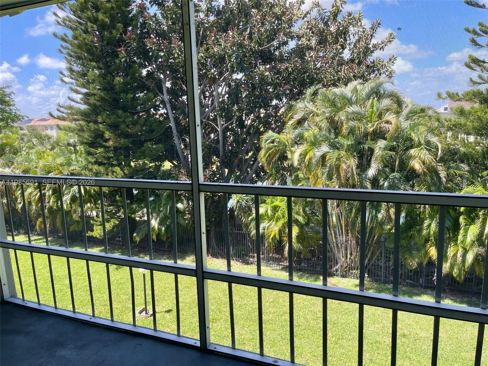 Real estate property located at 1000 Hillcrest Ct #308, Broward, Hillcrest No 4 Condo, Hollywood, FL