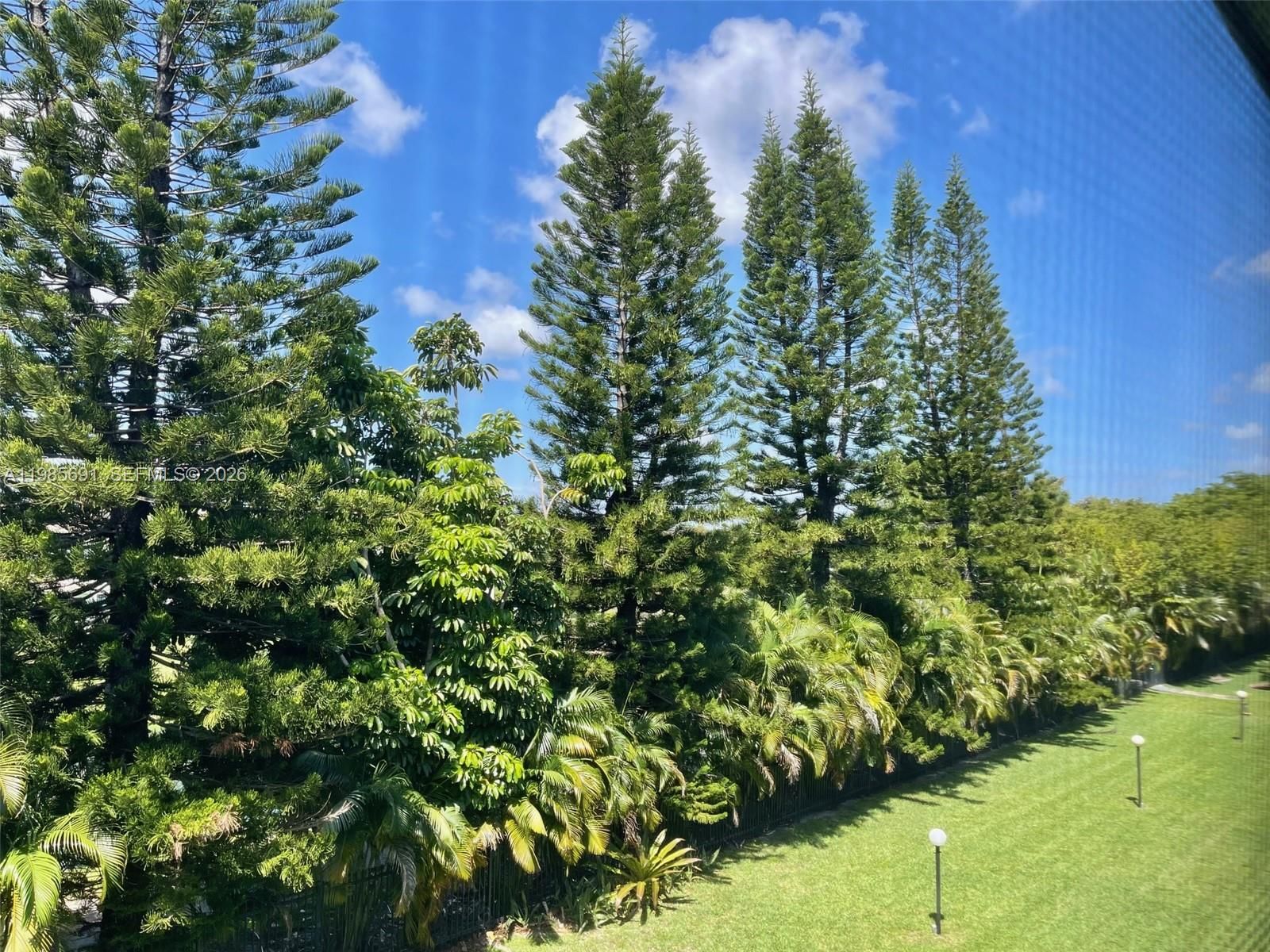 Real estate property located at 1000 Hillcrest Ct #308, Broward, Hillcrest No 4 Condo, Hollywood, FL