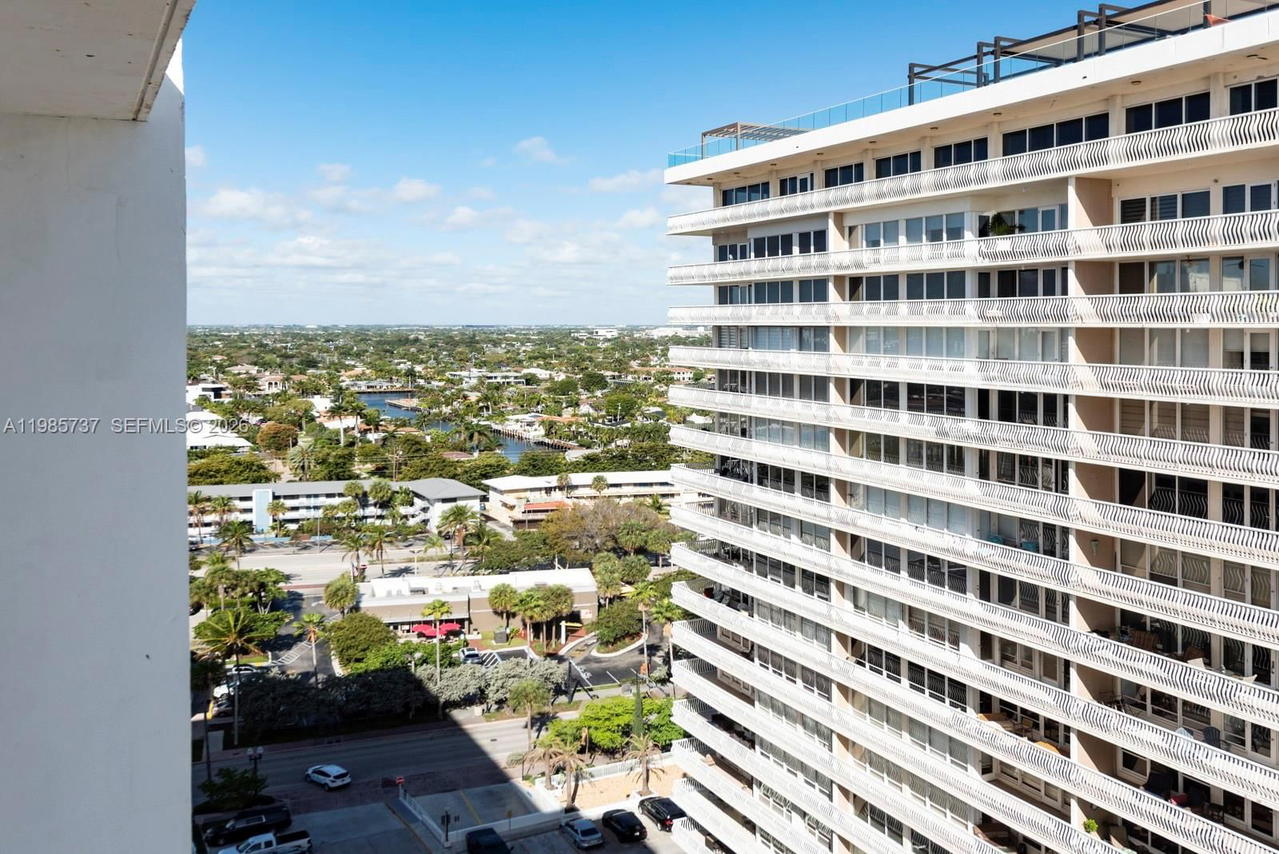 Real estate property located at 4010 Galt Ocean Dr #1701, Broward, Ocean Summit Condo, Fort Lauderdale, FL