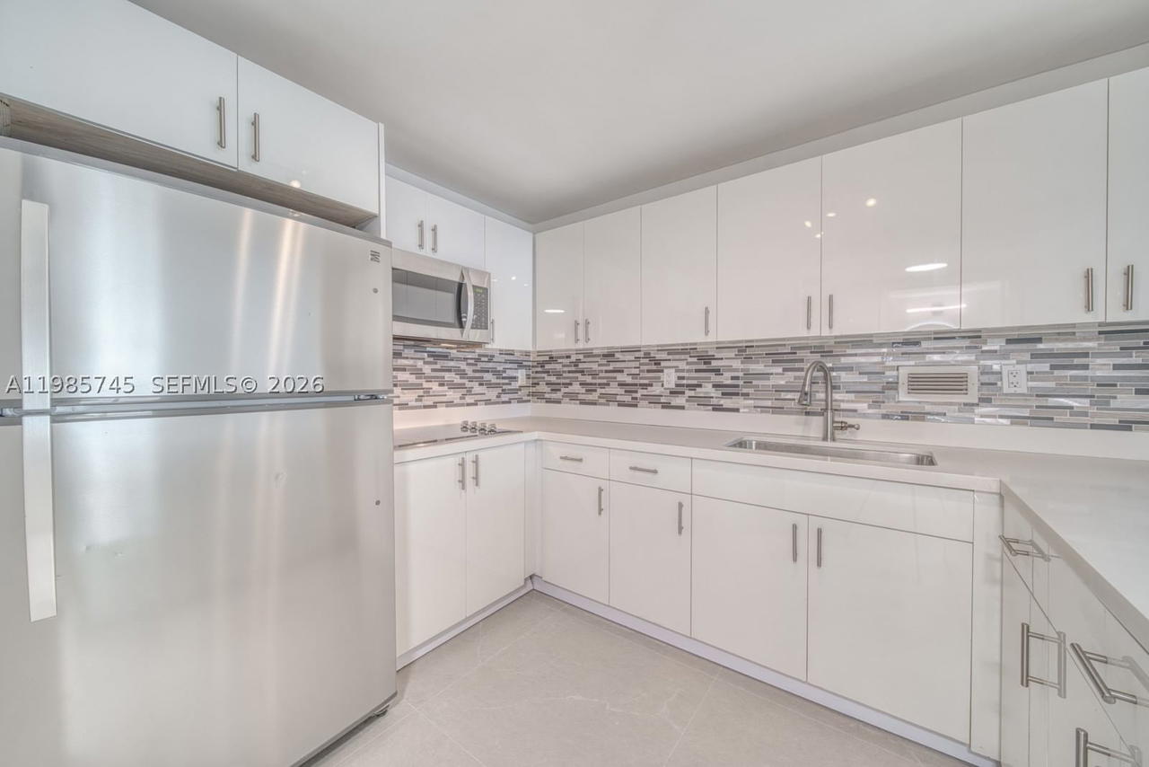 Real estate property located at 2301 Collins Ave #311, Miami-dade, Roney Palace Condo, Miami Beach, FL