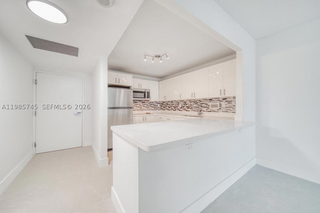 Real estate property located at 2301 Collins Ave #311, Miami-dade, Roney Palace Condo, Miami Beach, FL