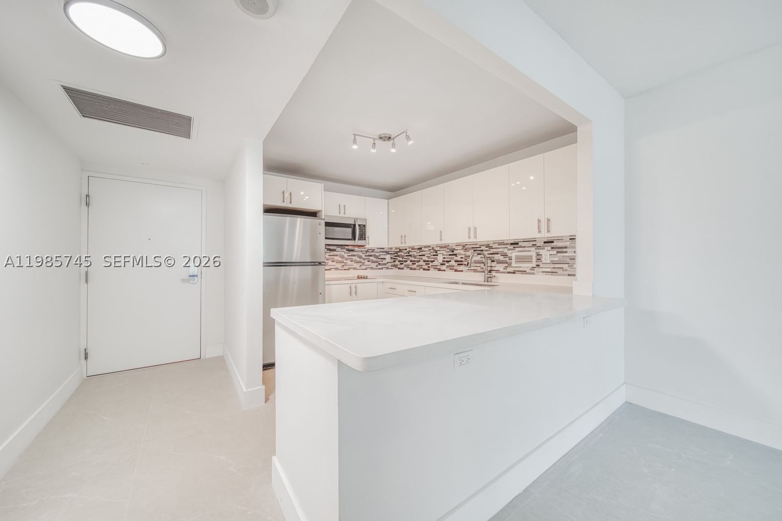 Real estate property located at 2301 Collins Ave #311, Miami-dade, Roney Palace Condo, Miami Beach, FL