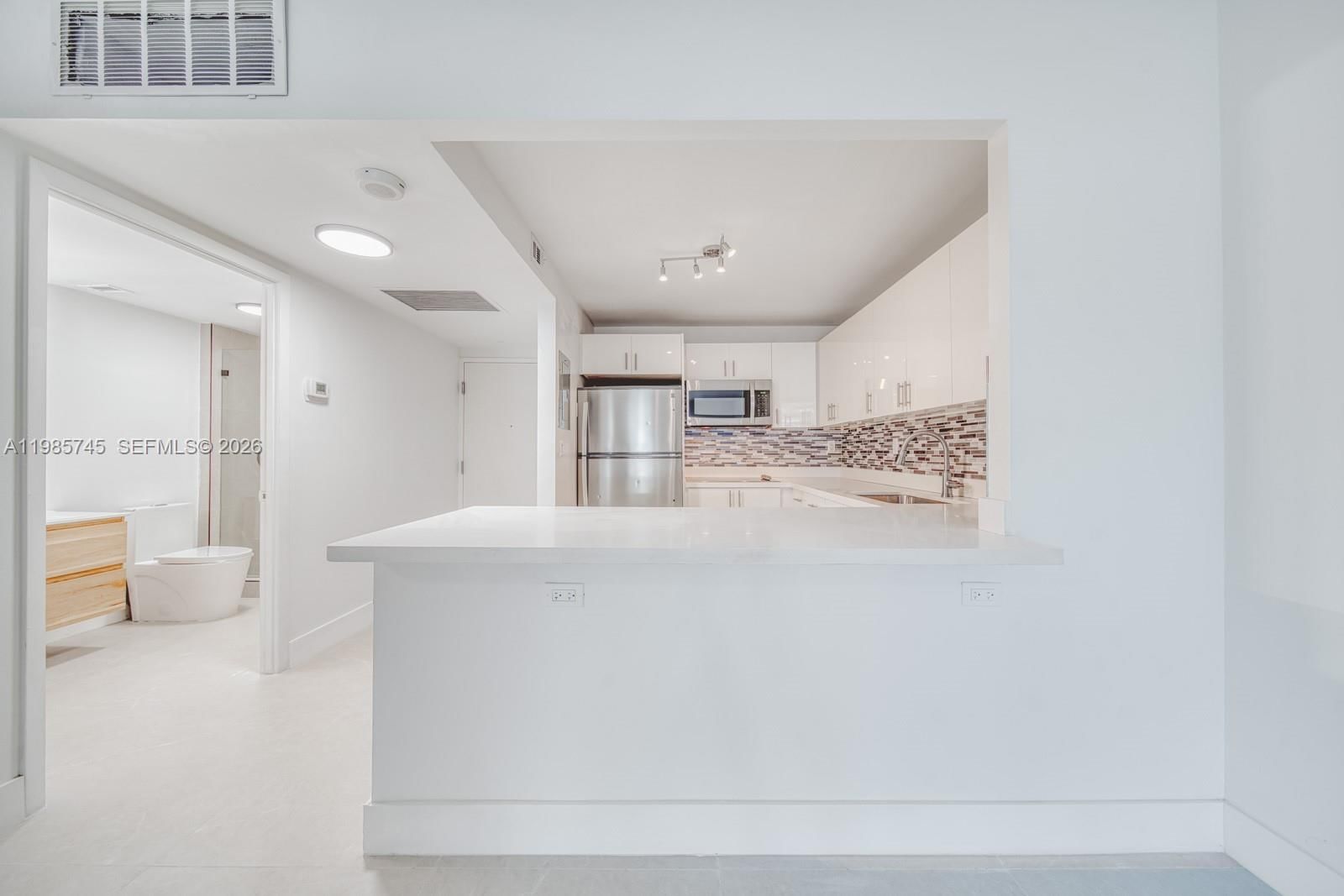 Real estate property located at 2301 Collins Ave #311, Miami-dade, Roney Palace Condo, Miami Beach, FL