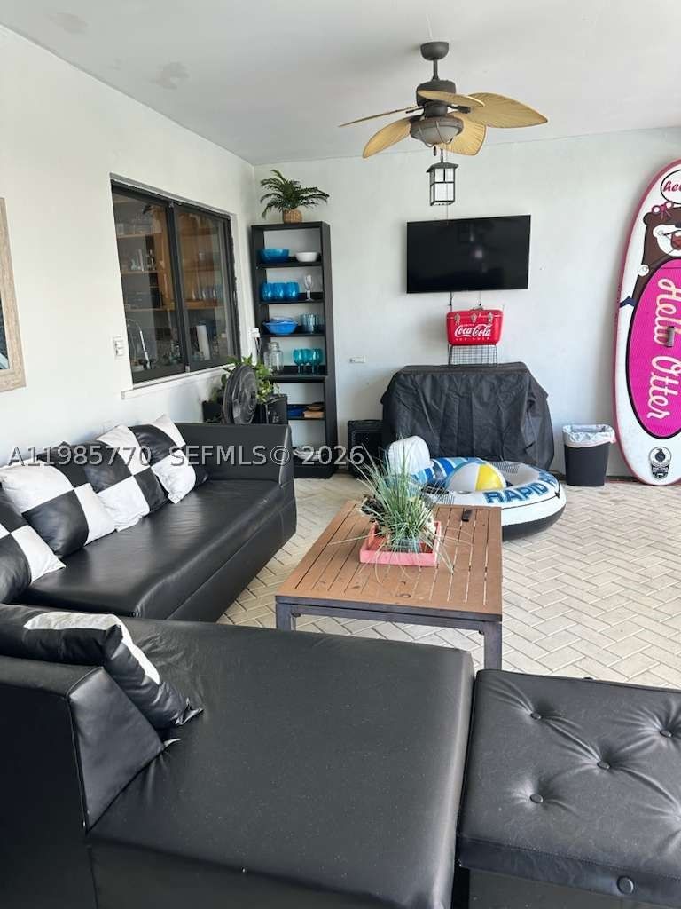 Real estate property located at 2827 Mckinley St, Broward, Sunset Isles Sec 2, Hollywood, FL