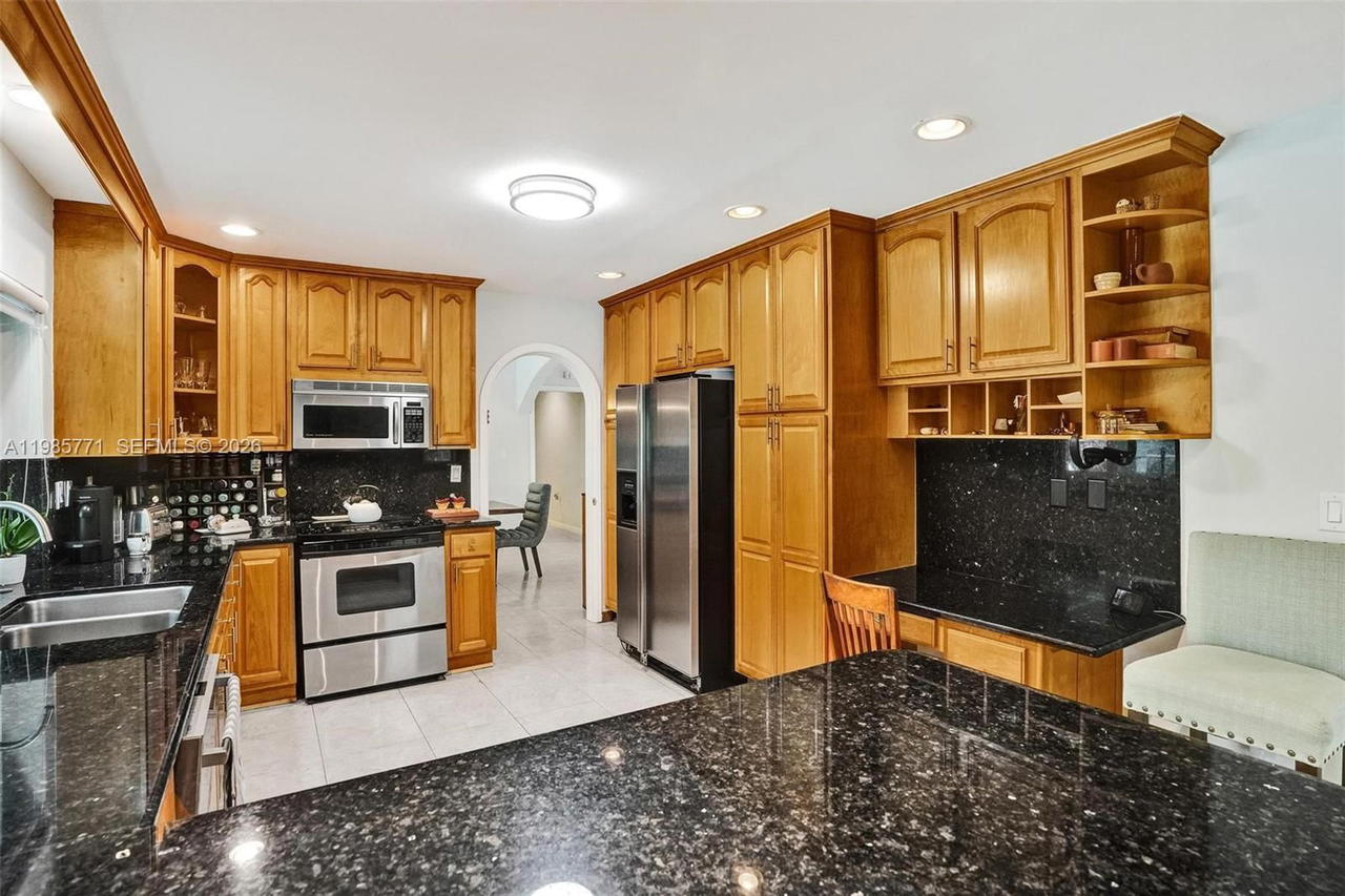 Real estate property located at 13110 104th Ave, Miami-dade, Pinewood Forest, Miami, FL