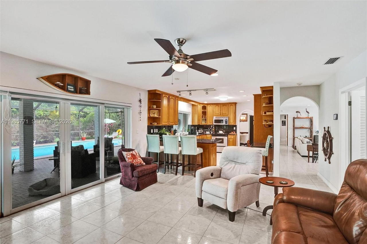 Real estate property located at 13110 104th Ave, Miami-dade, Pinewood Forest, Miami, FL