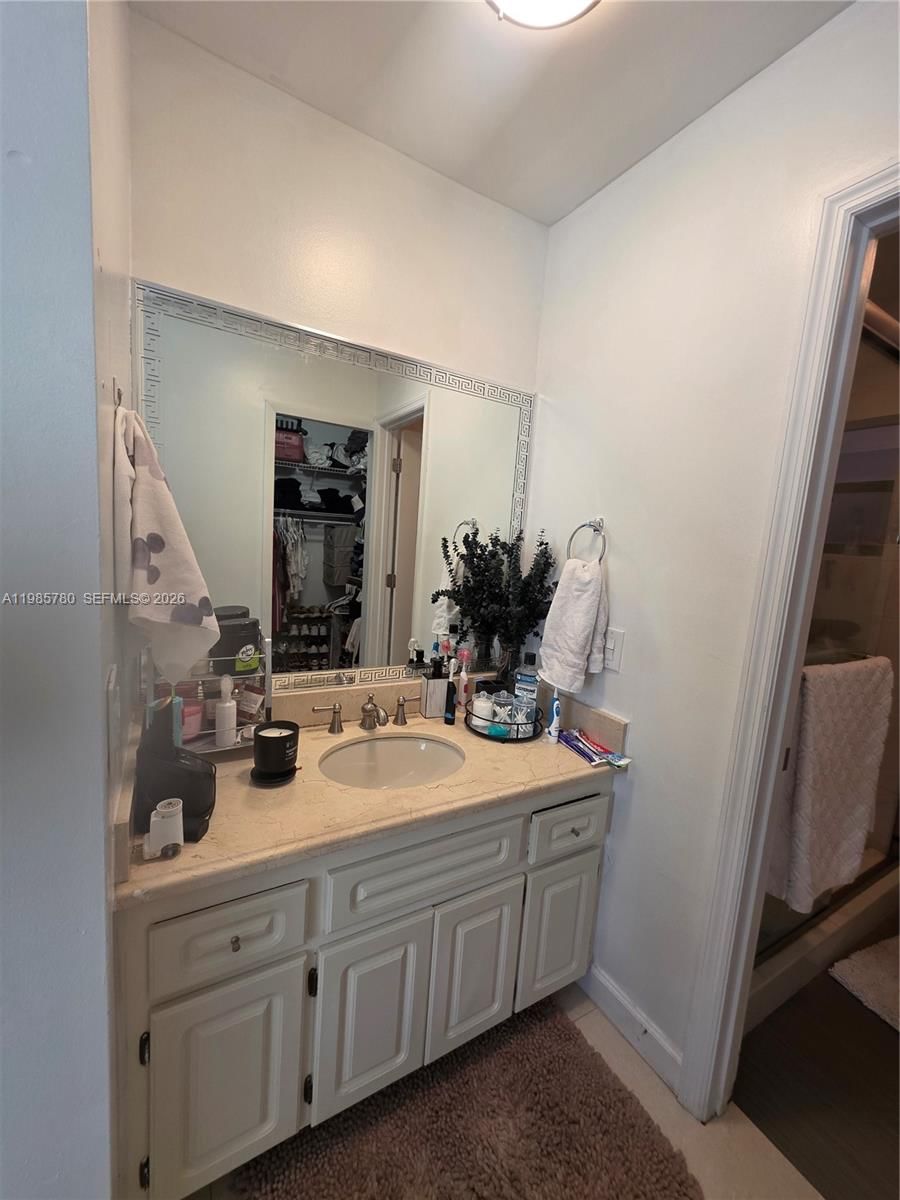 Real estate property located at 710 99th Ct Cir, Miami-dade, Les Chalets Ii, Miami, FL