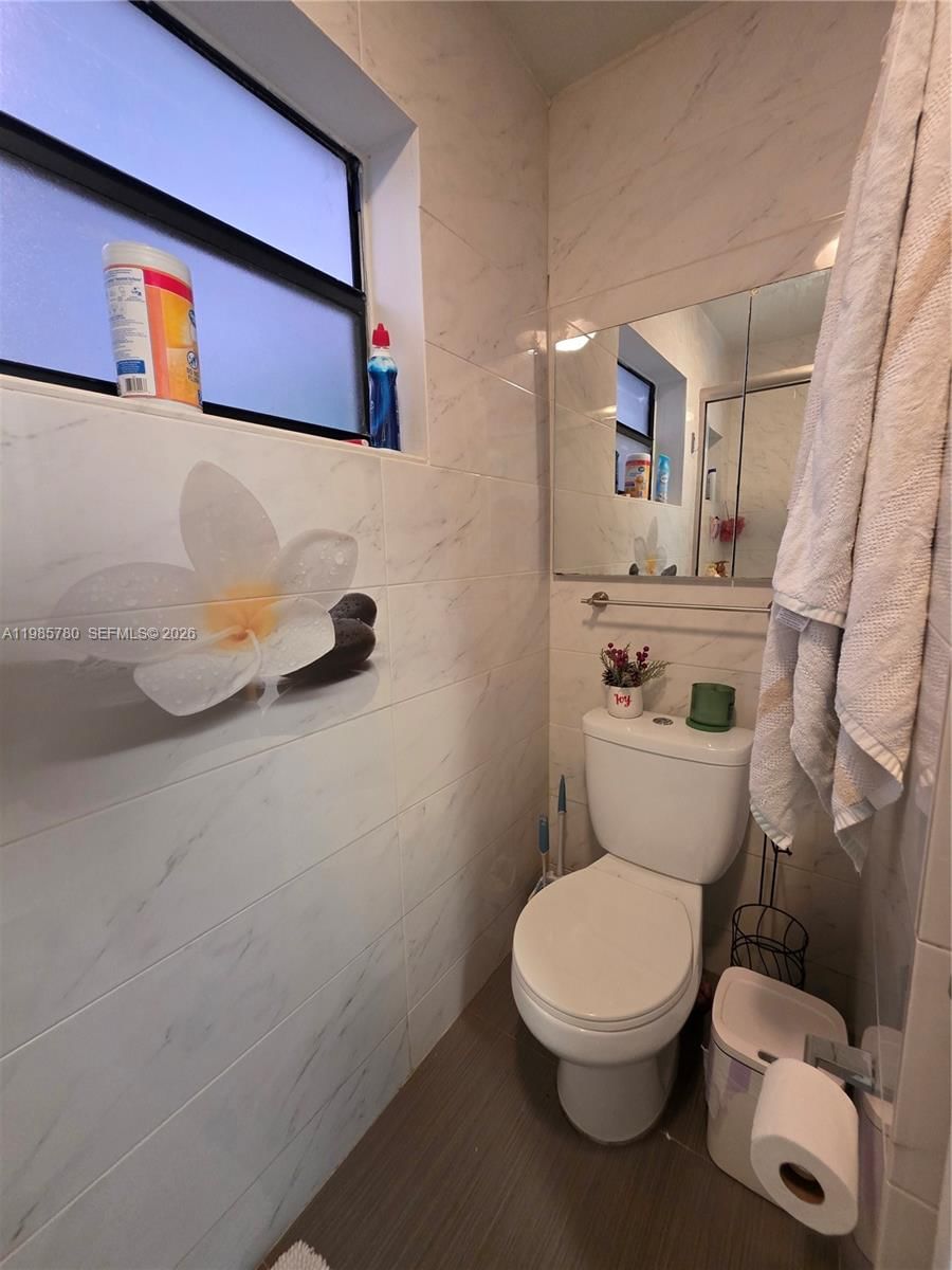 Real estate property located at 710 99th Ct Cir, Miami-dade, Les Chalets Ii, Miami, FL