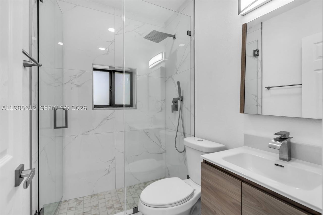 Real estate property located at 1010 140th St, Miami-dade, Irons Manor High Pine Add, North Miami, FL