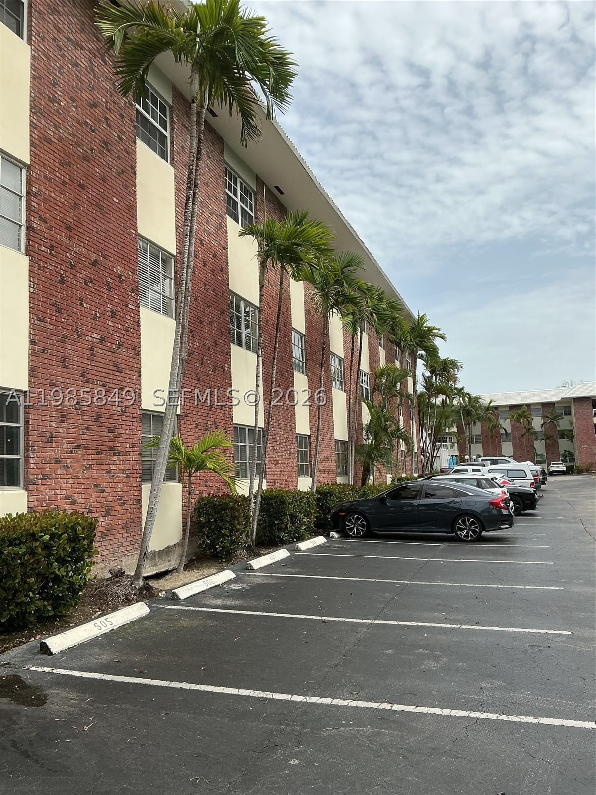 Real estate property located at 2424 17th Cswy #111B, Broward, Village At Harbor Beach C, Fort Lauderdale, FL